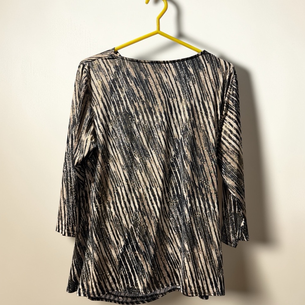 Womens Dress barn Collection Black and Cream V-Neck Draped Wrap Top - Picture 2 of 4
